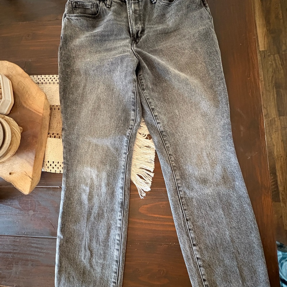 Good American Washed Gray Straight-Leg Jeans